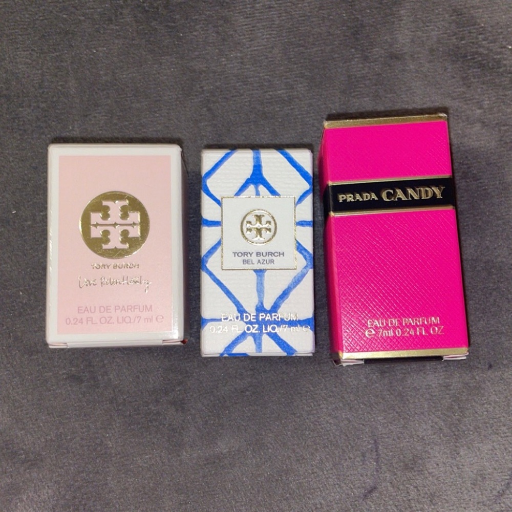 Mini perfumes hold